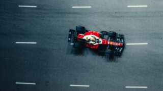 Le silence de Ferrari autour du contrat d’Hamilton intrigue